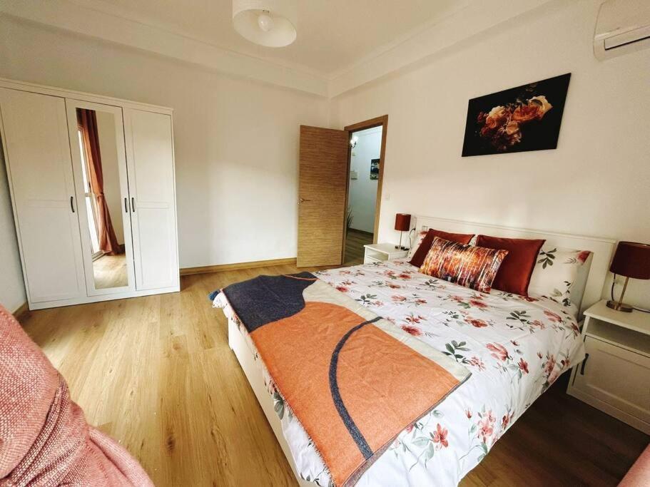 Apartment In The Heart Of Малага Экстерьер фото